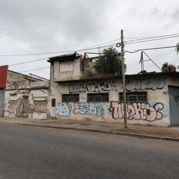 Galpón con casa a reciclar
