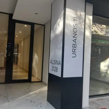Departamento con patio en venta en Flores