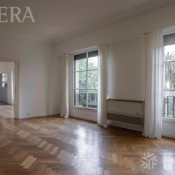 Venta piso 5 ambientes con cochera y baulera en Retiro
