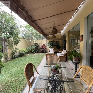 VENTA CASA EN AURORA MIRAFLORES (609-1143-1)