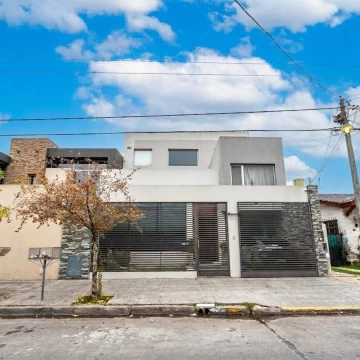 Casa 5 ambientes venta Ramos Mejia