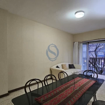 Venta Departamento tres ambientes con balcón al frente en Centro, Plaza Colón