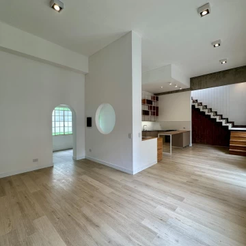 Casa planta alta de 3 dormitorios en Venta en Sarmiento 1600