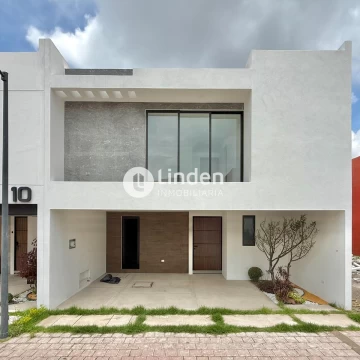 CASA EN VENTA EN FRACCIONAMIENTO ALTANA, ZONA SAN PEDRO CHOLULA