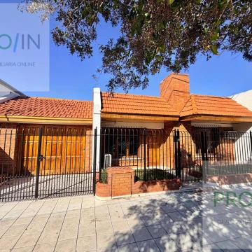 Casa centrica en excelente estado