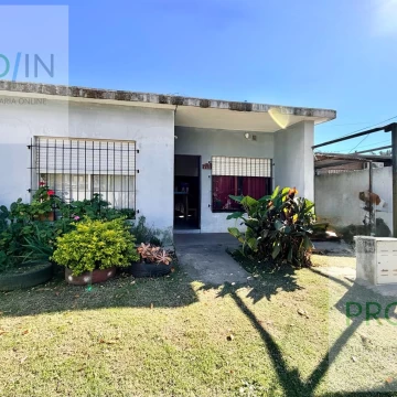 Casa de 3 dormitorios y amplio patio 