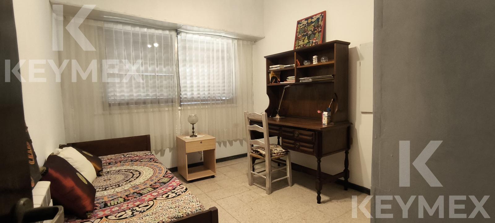 Baño completo — ducha y revestimiento cerámico
