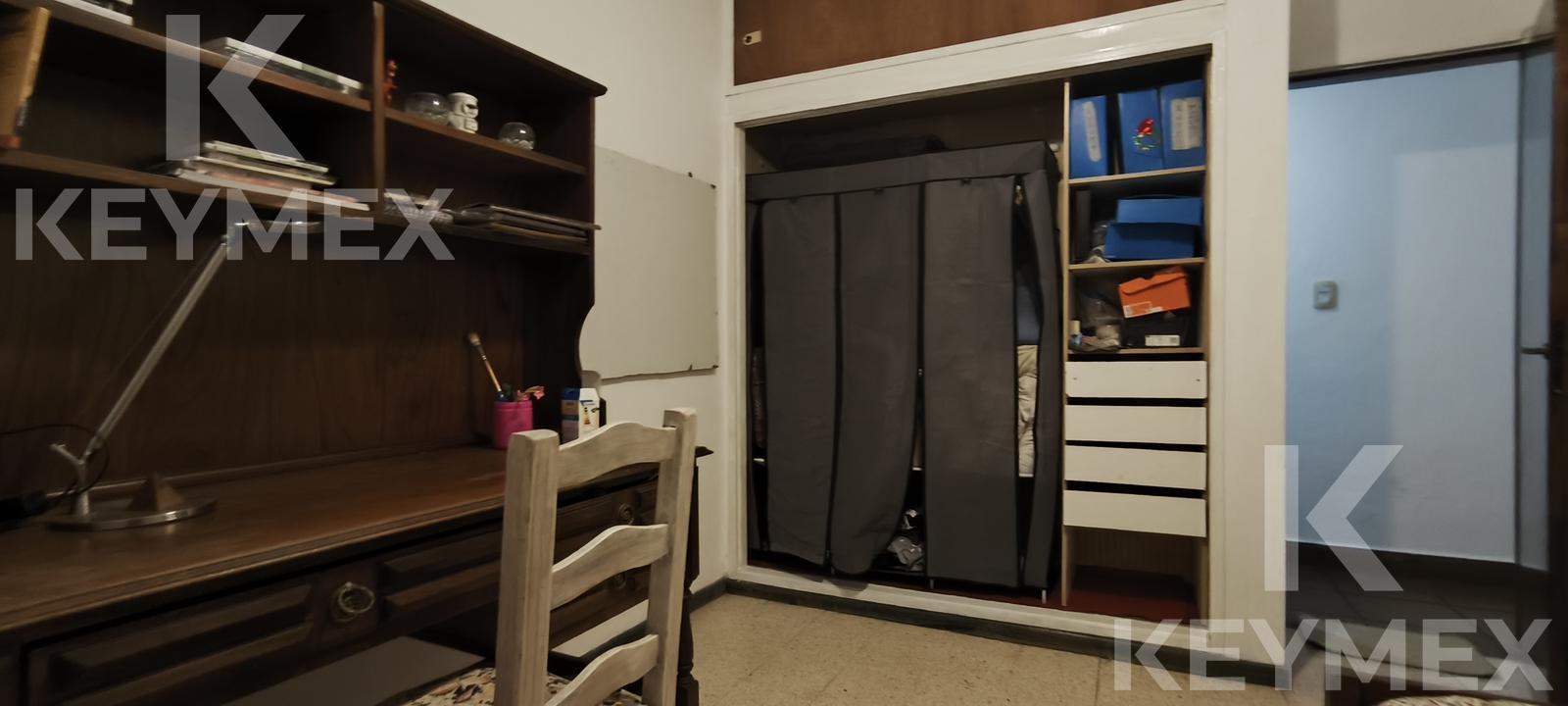 Dormitorio con placard empotrado — amplio y cómodo