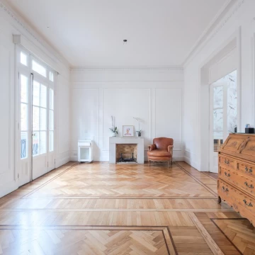 Departamento de estilo en venta de 3 dormitorios y 5 ambientes en Recoleta sobre Av. Santa Fe