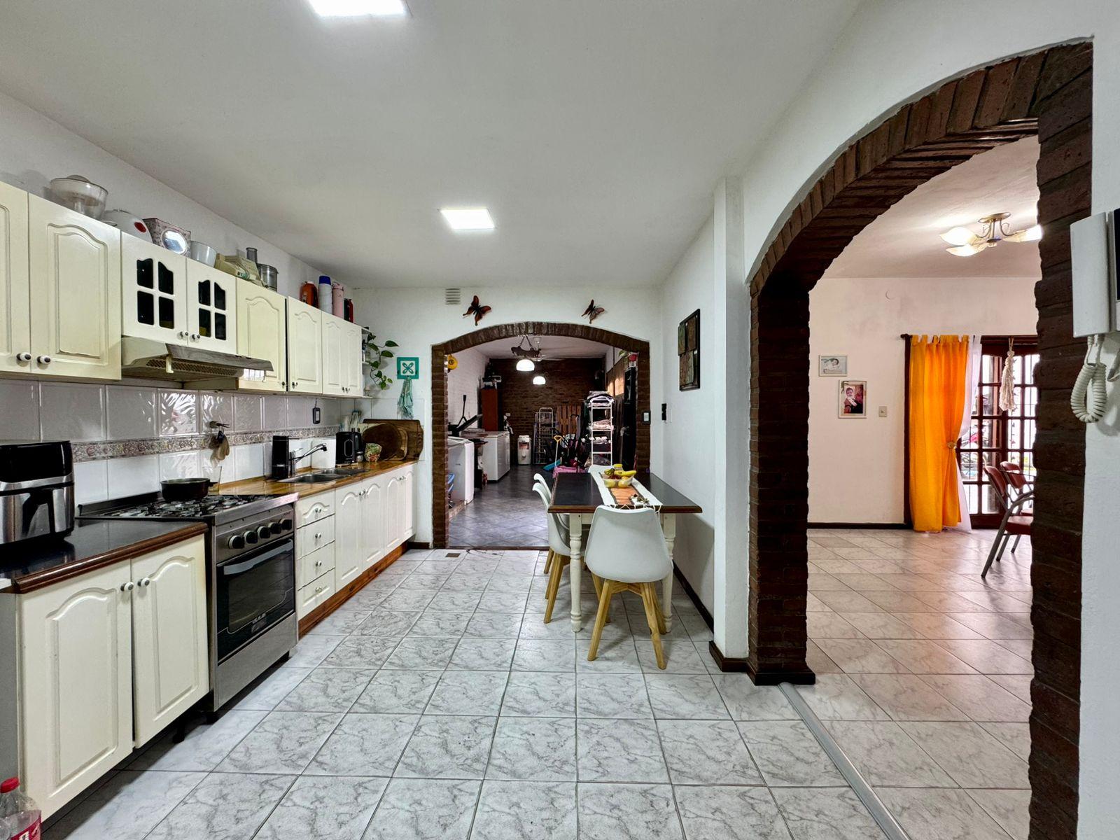 Casa en VENTA en Hurlingham casa y departamento Villa Tesei - 5