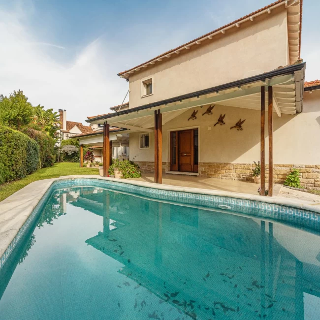Venta Casa 5 ambientes Martinez Pileta Jardin Parrilla APTO CREDITO- PERMUTA-