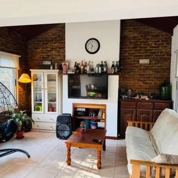 Venta Casa Rosario Fisherton con Cochera Jardin Impecable Apta Credito Bv. Argentino y Acevedo