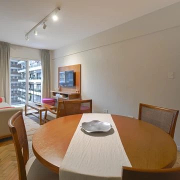 Venta Departamento 3 Ambientes con Cochera y Vista Abierta en Las Cañitas, Palermo