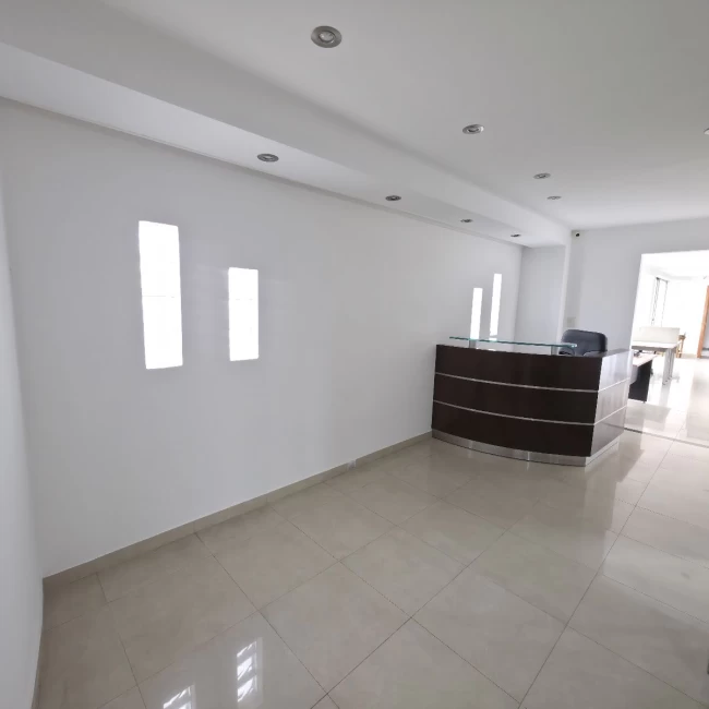 Alquilamos Oficina en zona Tribunales con mas de 150 m2
