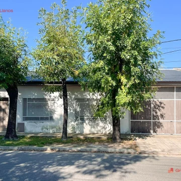 Casa en venta en Lujan, Con amplio terreno, apta crédito