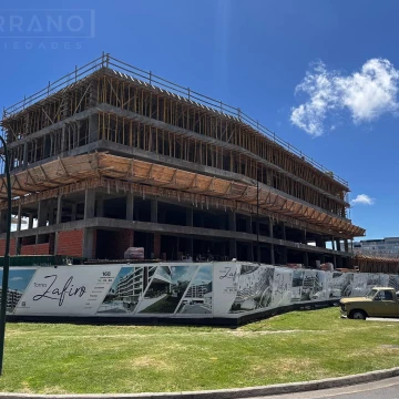 Venta en pozo Departamento 2 amb con Jardin, cochera y baulera en Nordelta, Torres Zafiro