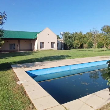 Casa en Venta. 3 dorm. Mas Dep. servicio. Haras El Malacate, Exaltación de la Cruz