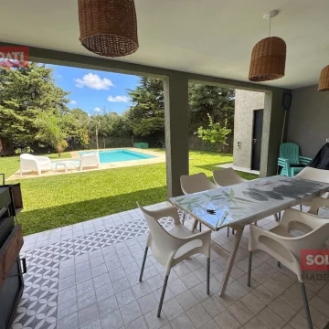 CASA VENTA LA CANDIDA 4 AMBIENTES PISCINA