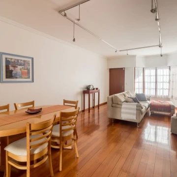 Venta. Duplex de cuatro ambientes. Garage y Playroom.