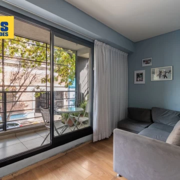 Venta. Departamento. Balcon y cochera.