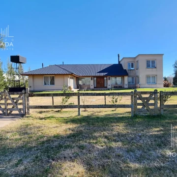 VENTA con FINANCIACIÓN casa EL MALACATE lote central 4 dorm 5000m2 pileta riego automático