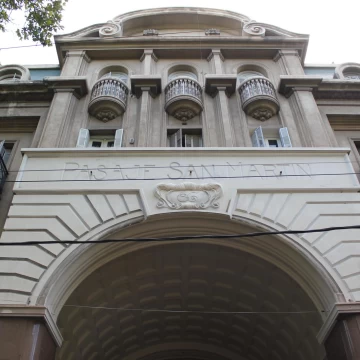 DEPARTAMENTO EN VENTA PASAJE SAN MARTIN , PH Renovado , 2 baños , 3 dormitorios,  Terraza , parrilla