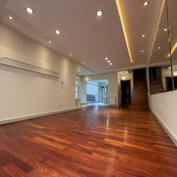 Casa en venta de 3 dormitorios y piscina en Barrio Lourdes Rosario 