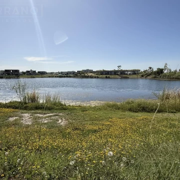 Lote al agua en venta en Riberas puertos 