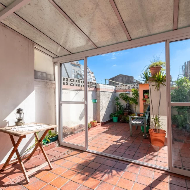VENTA 3 AMBIENTES CON TERRAZA PROPIA FLORES