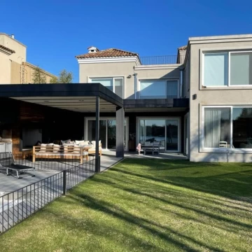 Casa Venta en Corredor Bancalari 3900