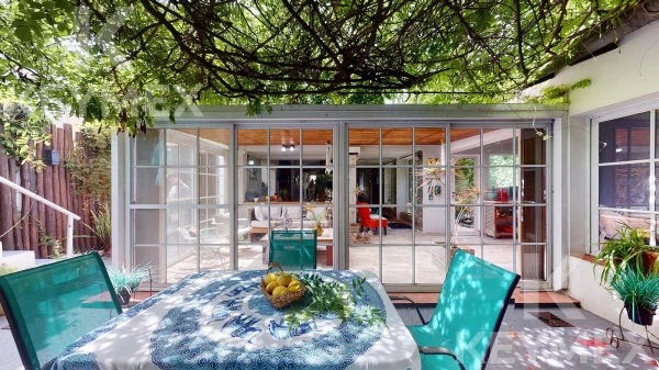 Casa en Venta con 3 dormitorios, mucho parque y pileta gonnet