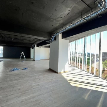 Renta oficina semi-acondicionada 540 m2 Condesa