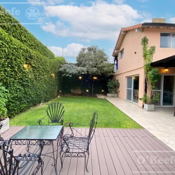 Casa 5 ambientes en venta Quilmes- Pileta- Quincho