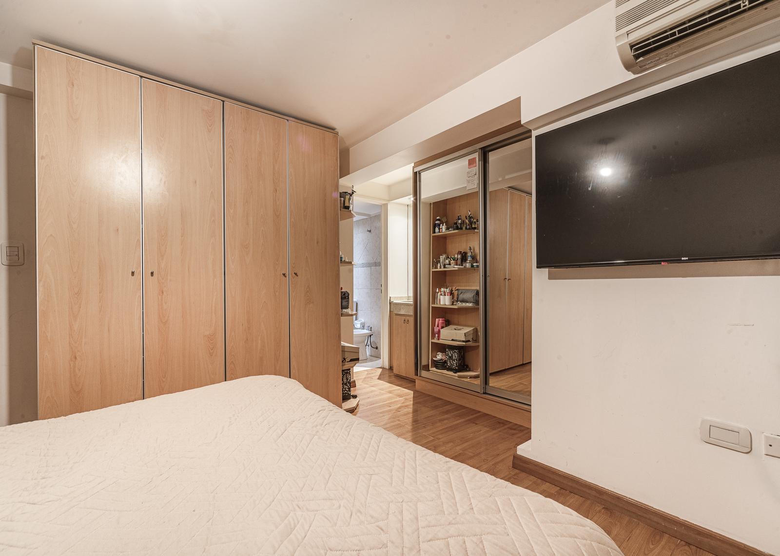 SUITE CON PLACARD
