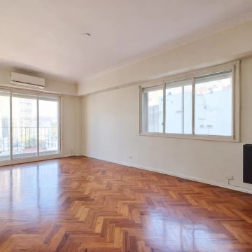 Venta departamento 4 ambientes con cochera en Caballito