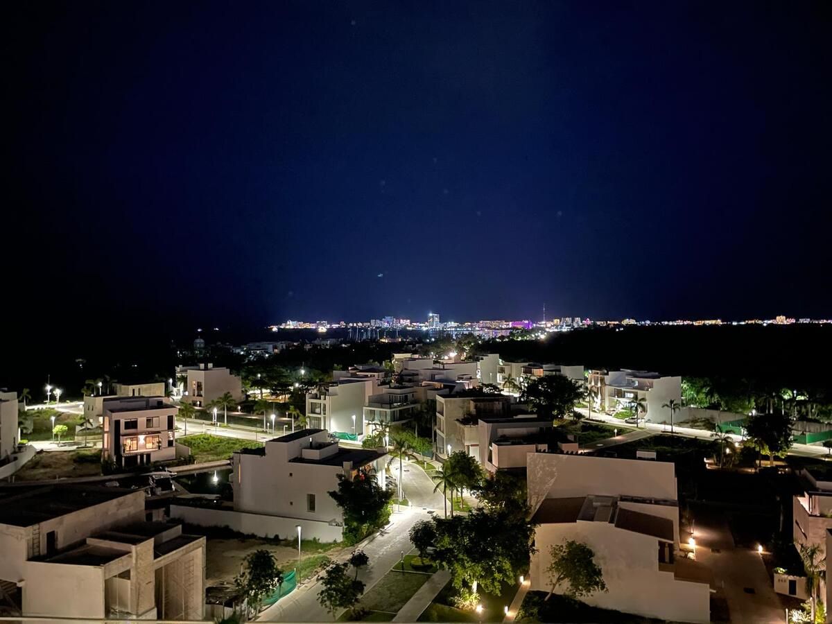 Venta lujoso departamento en marina Puerto Cancún