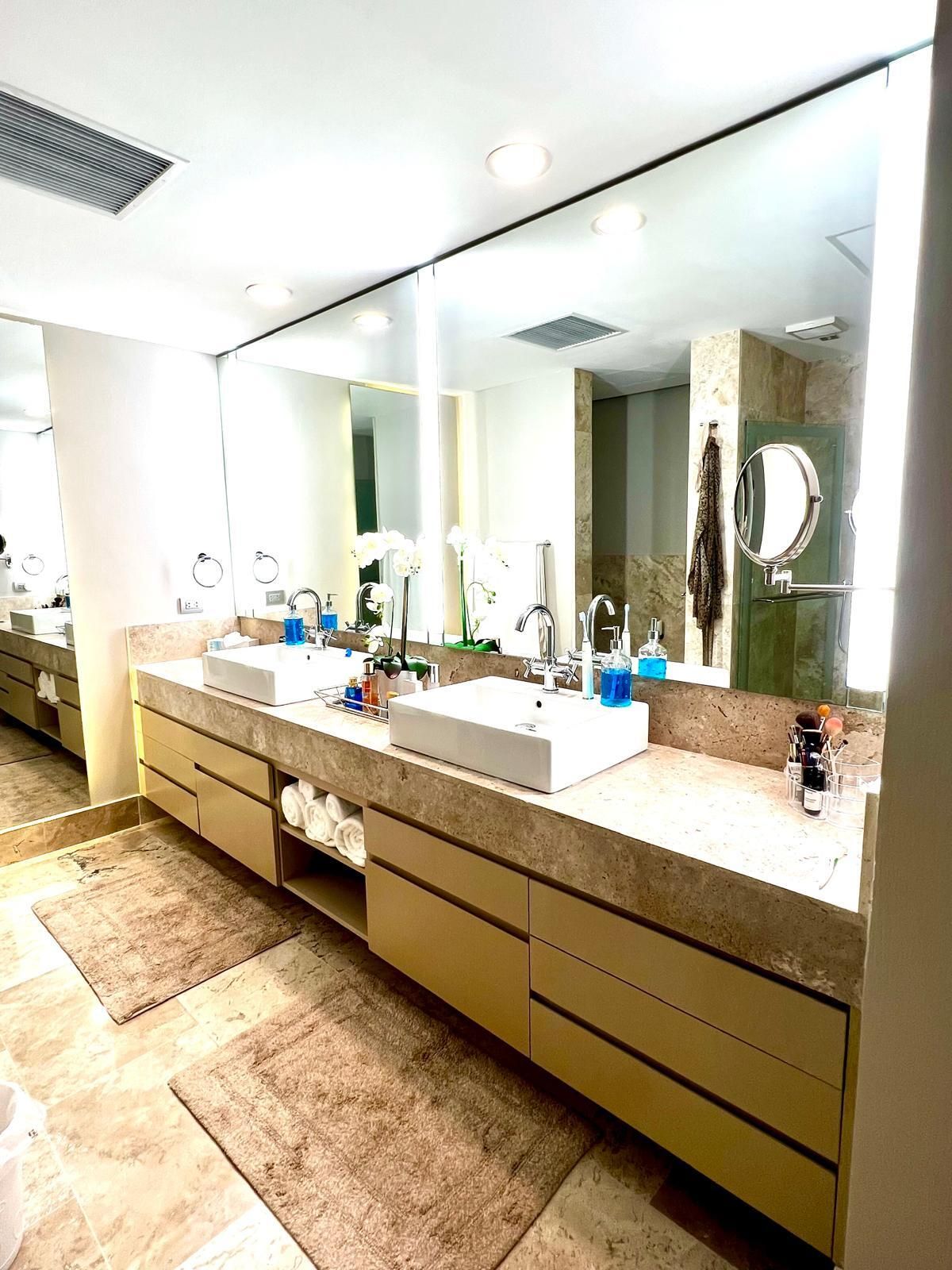 Departamento remodelado y amueblado venta La Amada