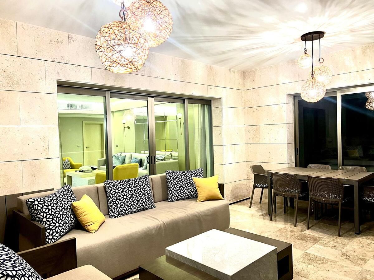 Lujoso departamento en La Amada remodelado venta