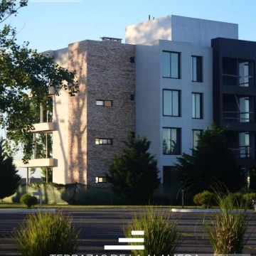 Departamento con jardín - Barrio La Alameda