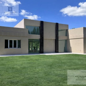Casa en venta -  Campos de Roca II