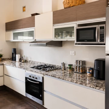 Casa en venta en Vistalba | 612 m² de terreno, cochera y posibilidad de 3° dormitorio en suite