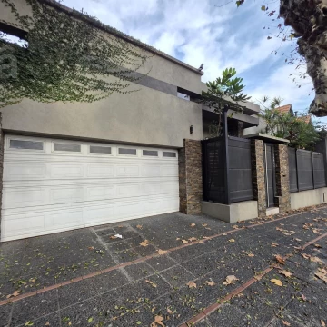 Casa en Villa Ballester -Venta - Cuatro Ambientes   Cuarto de Estudio - lote 16.60 x 35 mts