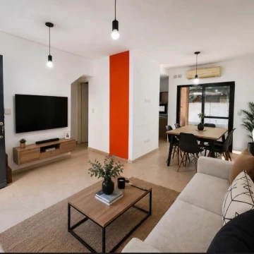 VENTRA DE DÚPLEX 3 AMBIENTES CON COCHERA Y PATIO - ITUZAINGÓ