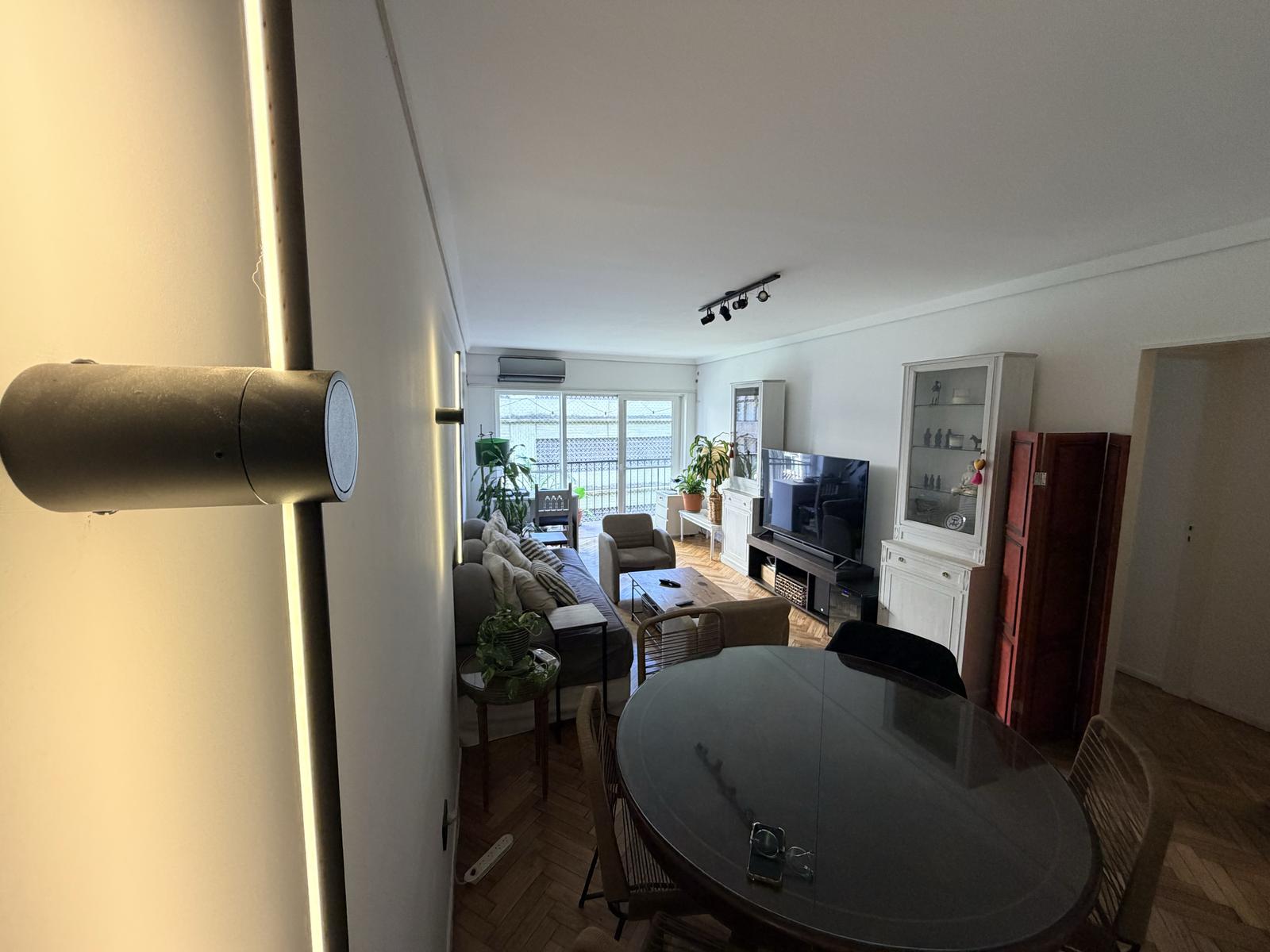 Living, comedor balcon