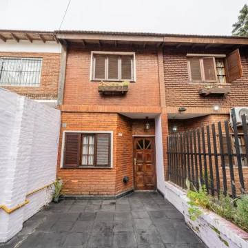 Triplex | 4 ambientes + Fondo libre  65 M2 | El Palomar