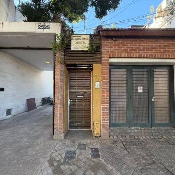Monoambiente de pasillo con patio Barrio abasto