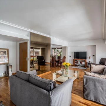 Venta Departamento Barrancas de Belgrano piso alto torre 5 ambientes cochera baulera