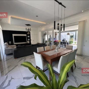 Casa Venta La Candida Club de Campo 4 Dormitorios - PIscina
