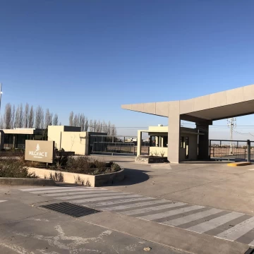 Terreno en venta en Barrio Privado Milcayac II, Russell, Maipú | 500 m² con orientación sur-norte