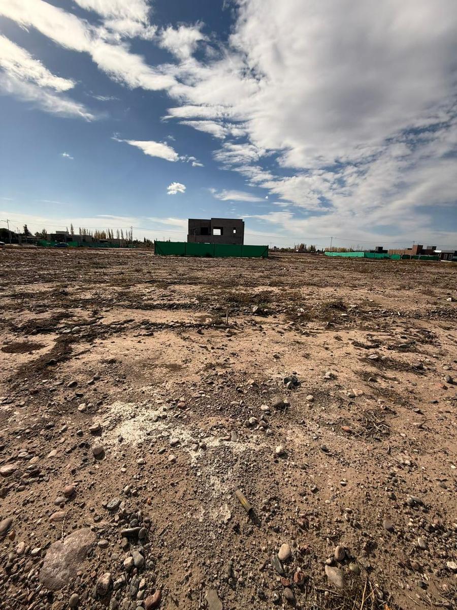 Terreno en venta en Barrio Privado Milcayac II, Russell, Maipú | 500 m² con orientación sur-norte - 2